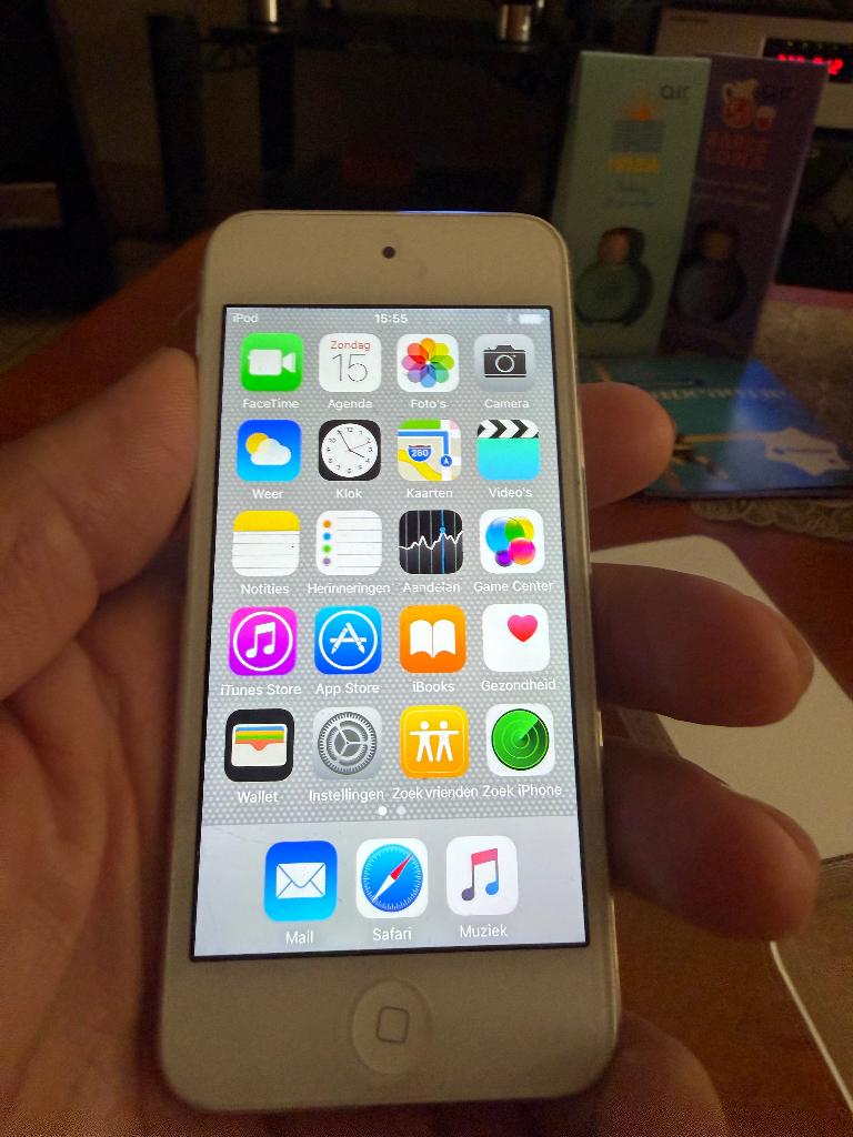 Apple Ipod Touch 32, Ophalen, Zo goed als nieuw, 20 tot 40 GB, Zilver