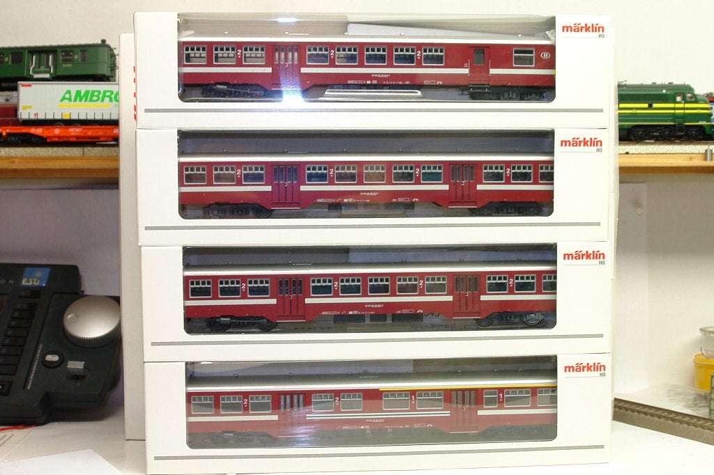 MARKLIN 43545 SNCB NMBS VOITURES M2 BORDEAUX + PILOTE, Hobby en Vrije tijd, Wisselstroom, Wagon, Ophalen of Verzenden, Zo goed als nieuw