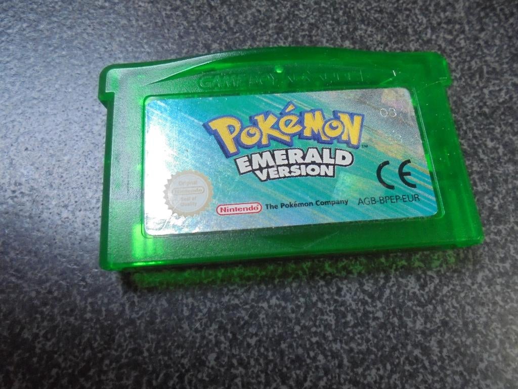 Game boy advance Pokémon Emerald Version (orig), Games en Spelcomputers, Ophalen of Verzenden, Gebruikt