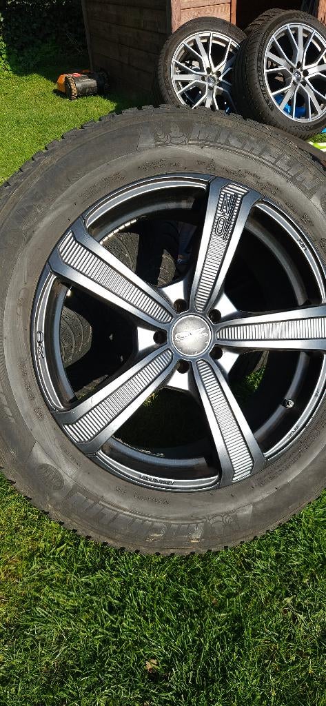 Jantes Audi et OZ Black  avec pneus, Autos : Pièces & Accessoires, Pneus et Jantes, 255 mm, Utilisé, Autre