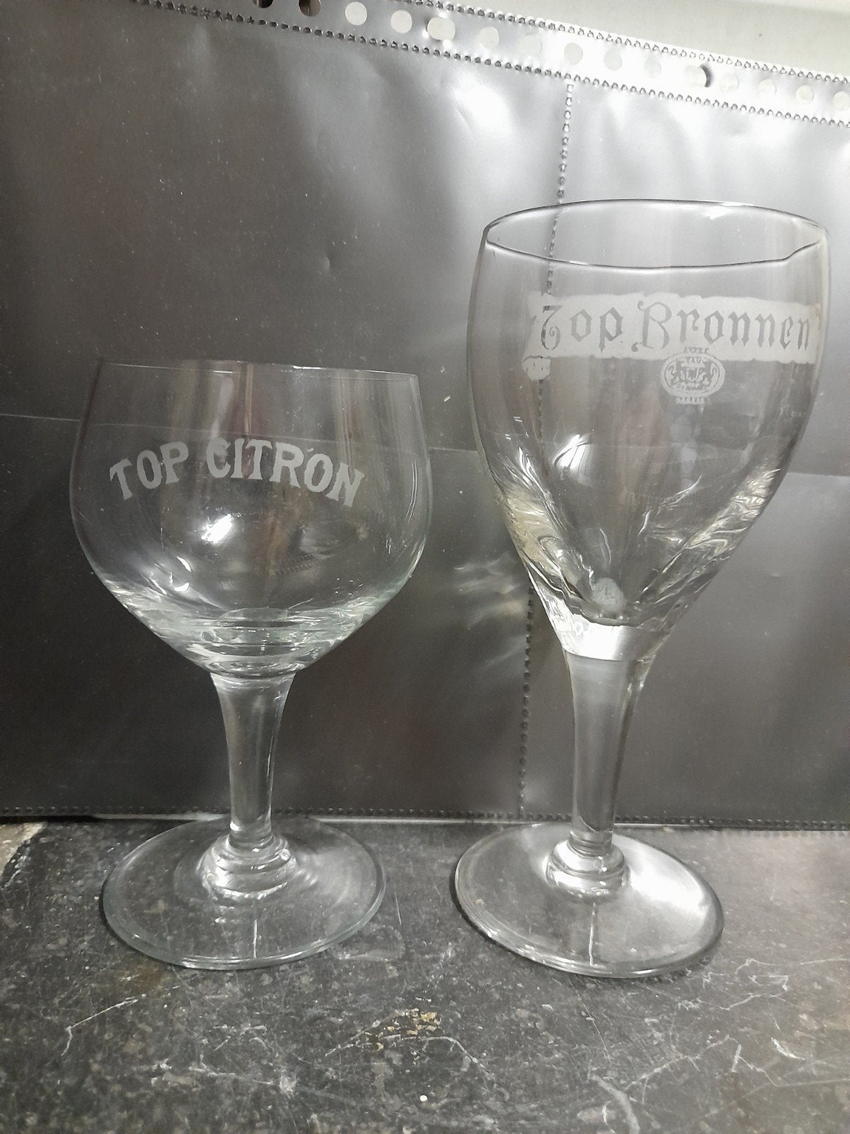 2 gezuurde limonadeglazen top bronnen nederbrakel, Ophalen of Verzenden