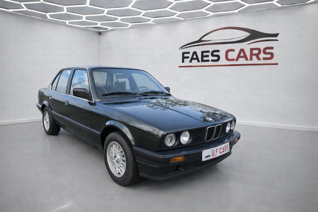 Bmw 320 model E30 automaat, 4 portes, Entreprise, Automatique, Tissu