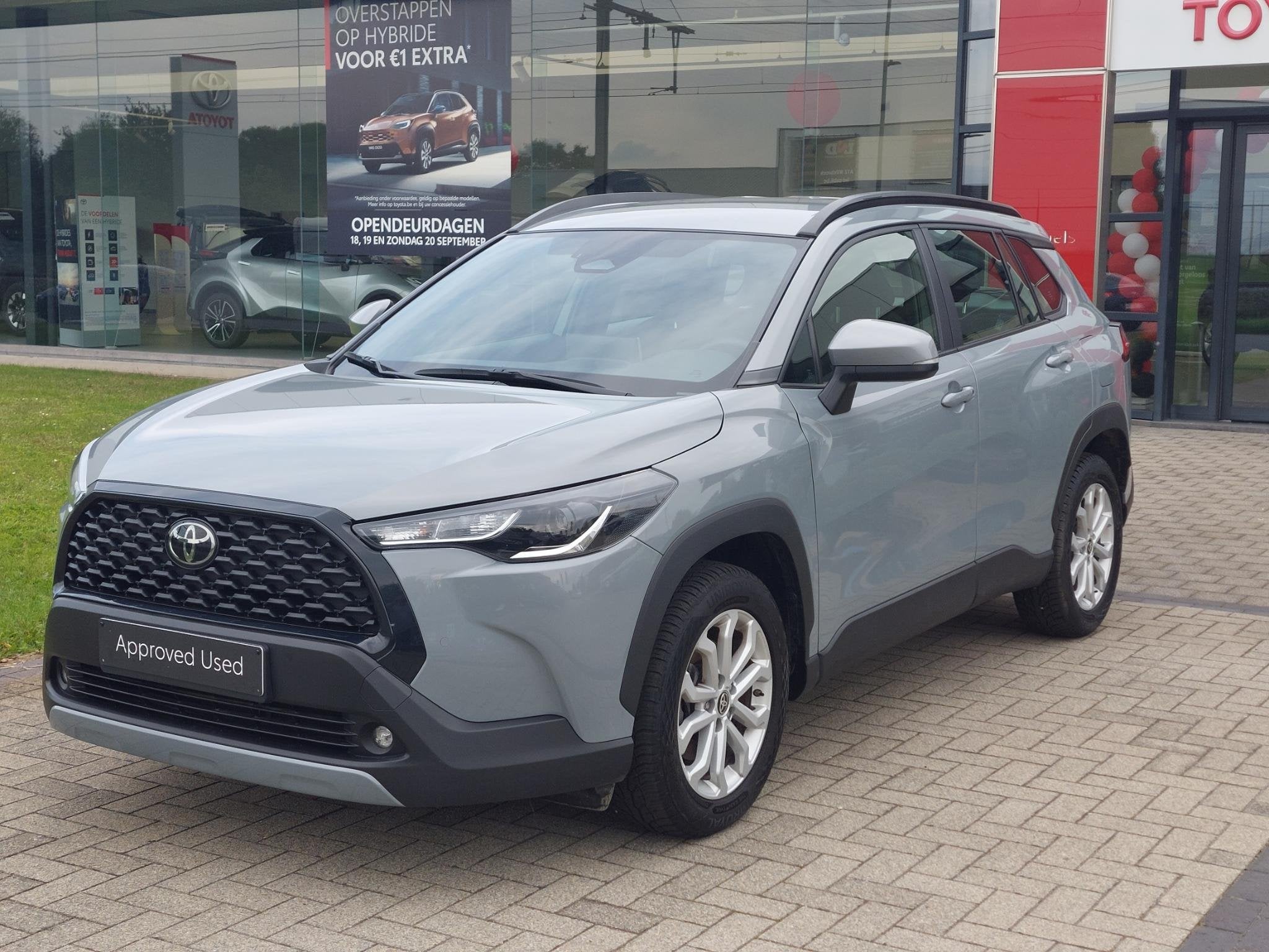 Toyota Corolla Cross 1.8 Hybrid 140 pk Dynamic e-CVT, Auto's, Gebruikt, 750 kg, 4 cilinders, 2 kWh