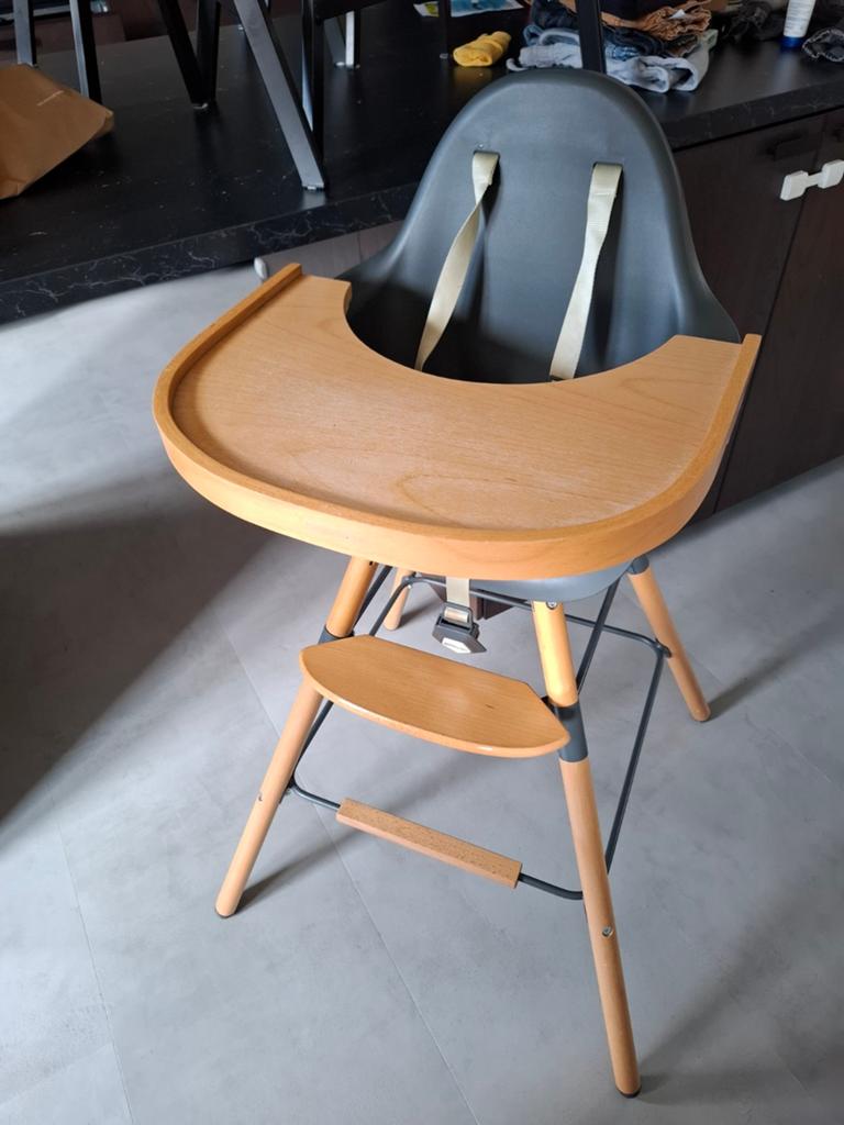 Childhome eetstoel met extra set poten (hoog/laag), Kinderen en Baby's, Kinderstoelen, Ophalen, Gebruikt, Meegroeistoel, Gordel(s)