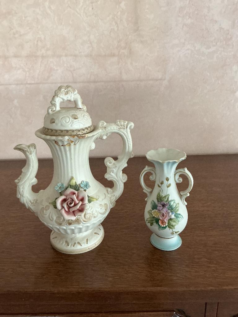 vaasje en koffiekan, Ophalen, Wit, Aardewerk of Porselein, Zo goed als nieuw
