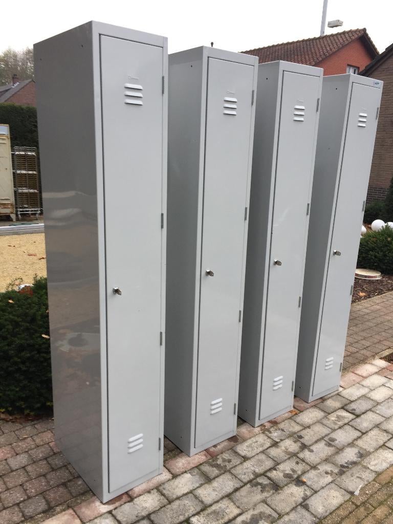 Mooie 1 - deurs lockers / lockerkasten . In goede staat, Ophalen, Gebruikt