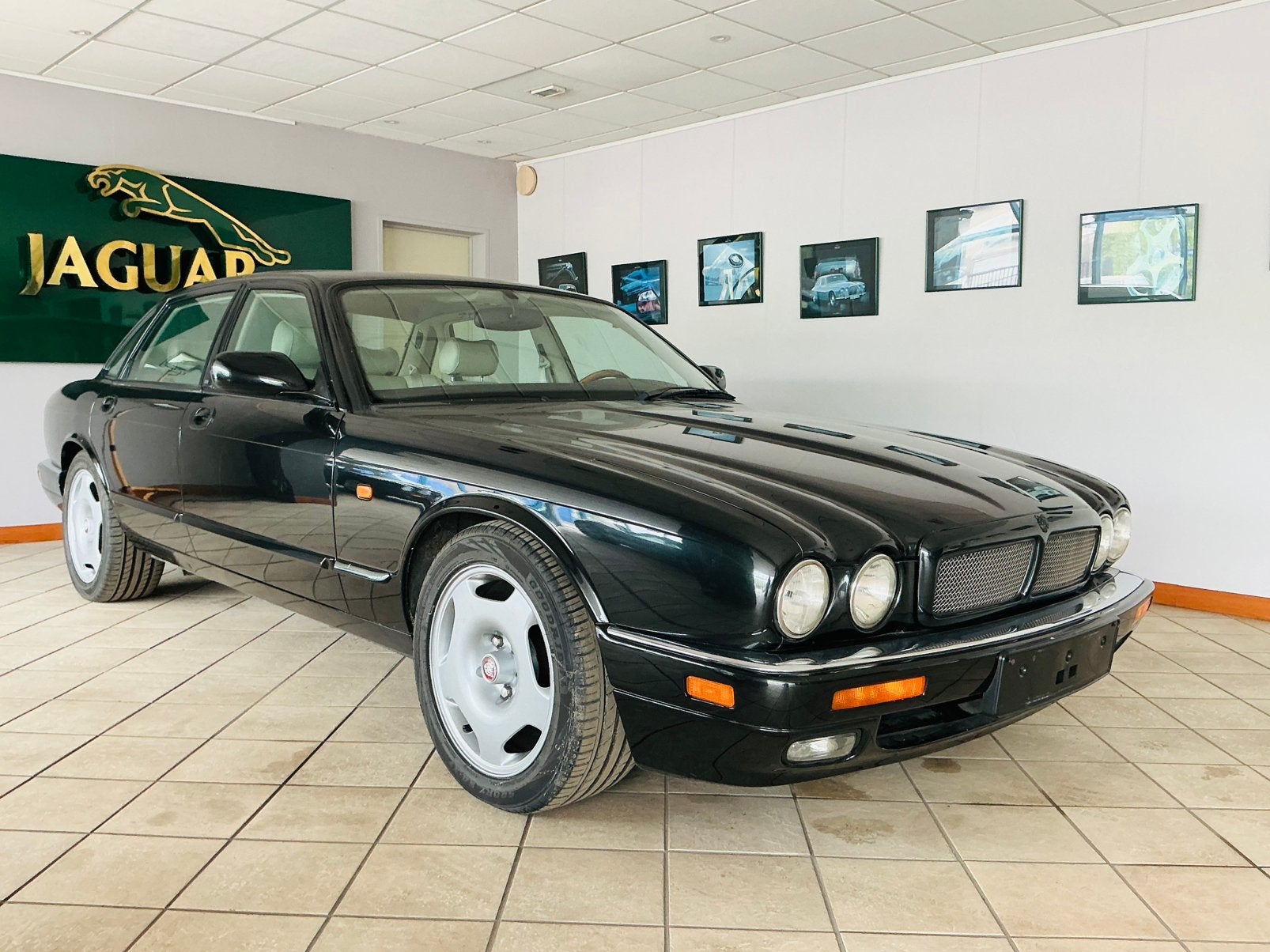 Jaguar XJR6, Auto's, Automaat, 4 deurs, Beige, 4000 cc