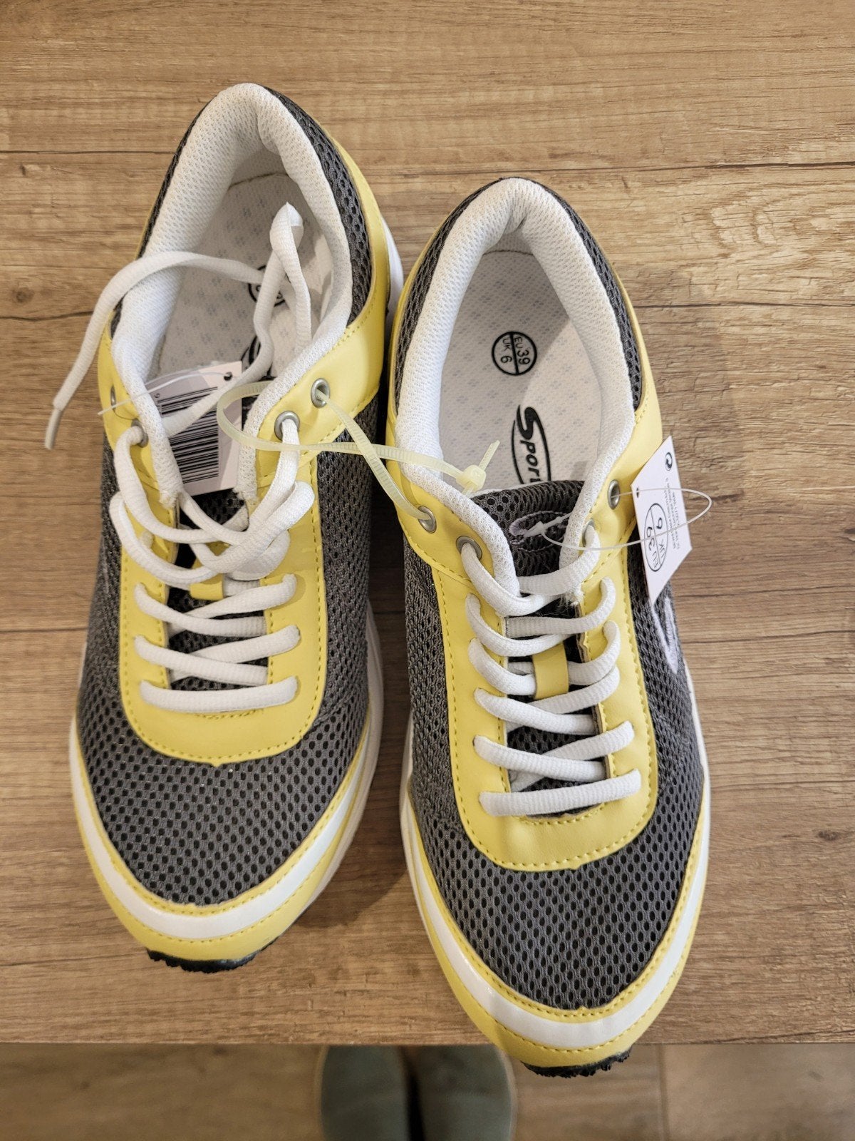 Baskets femme pointure 39, neuves., Vêtements | Femmes, Enlèvement
