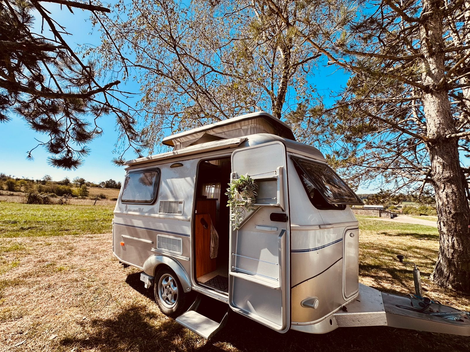 Caravane Eriba Touring 320 GT 750kg mover compacte et légère, Jusqu'à 4 m, Particulier, Siège standard, 500 - 750 kg