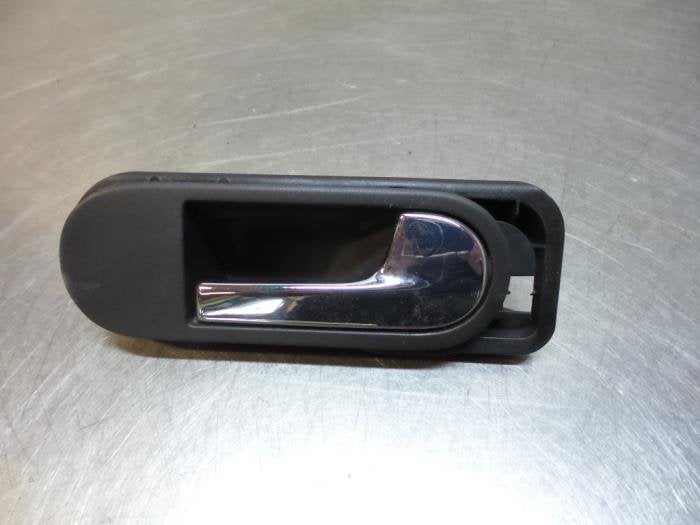 Poignée portière 4portes avant droite d'un Volkswagen Golf, Volkswagen, -, Utilisé, -