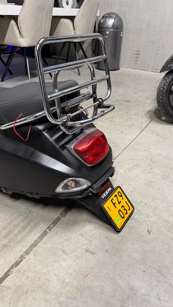 Vespa LX/S papieren met frame nummer, Ophalen of Verzenden, Vespa LX, Klasse B (45 km/u), Zo goed als nieuw