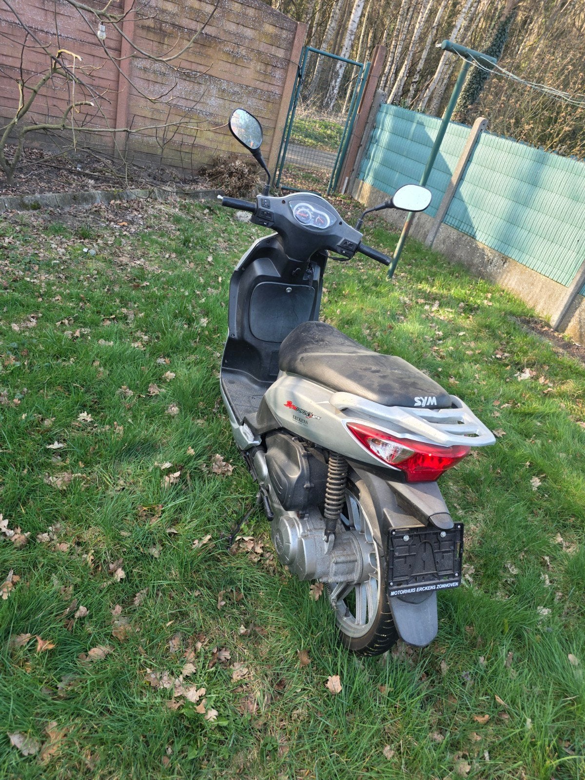sym | 125 cc | 2010 | 6450 km | grijs | bieden ️, Vélos & Vélomoteurs, Enlèvement, Comme neuf