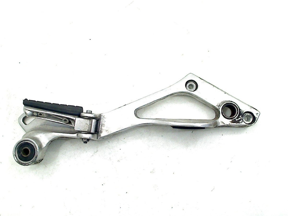 REPOSE PIEDS SUPPORT ARRIÈRE DROIT Yamaha, Yamaha Motor Europe N.V., Utilisé, Customersupport@yamaha-motor.co.uk, Koolhovenlaan 101
1119 NC  Schiphol-Rijk, NL