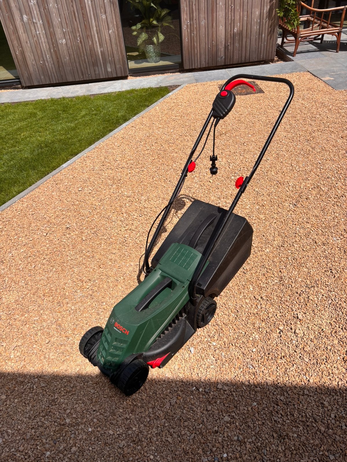 Grasmaaier BOSCH ARM 3200 (1200W), Tuin en Terras, Grasmaaiers, Ophalen, Zo goed als nieuw