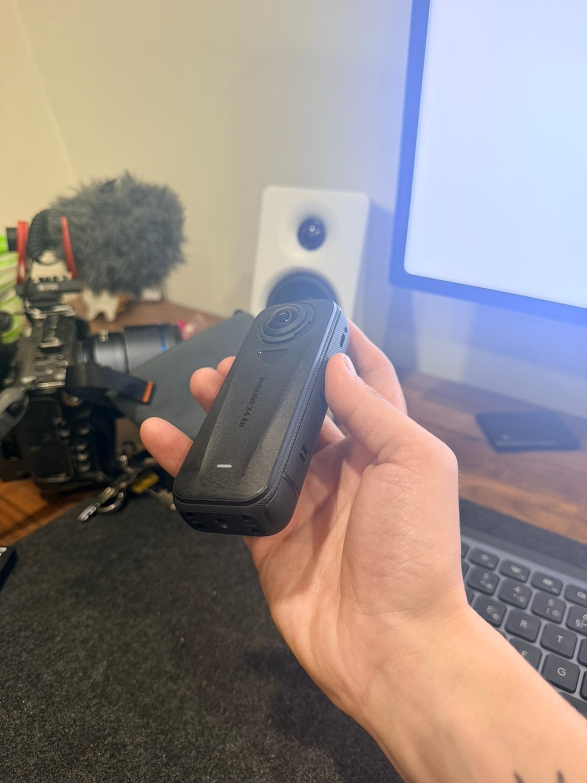 INSTA 360 X4 Air + pack 2 batteries, perche invisible, TV, Hi-fi & Vidéo, Caméras action, Enlèvement ou Envoi, Comme neuf, Autres marques
