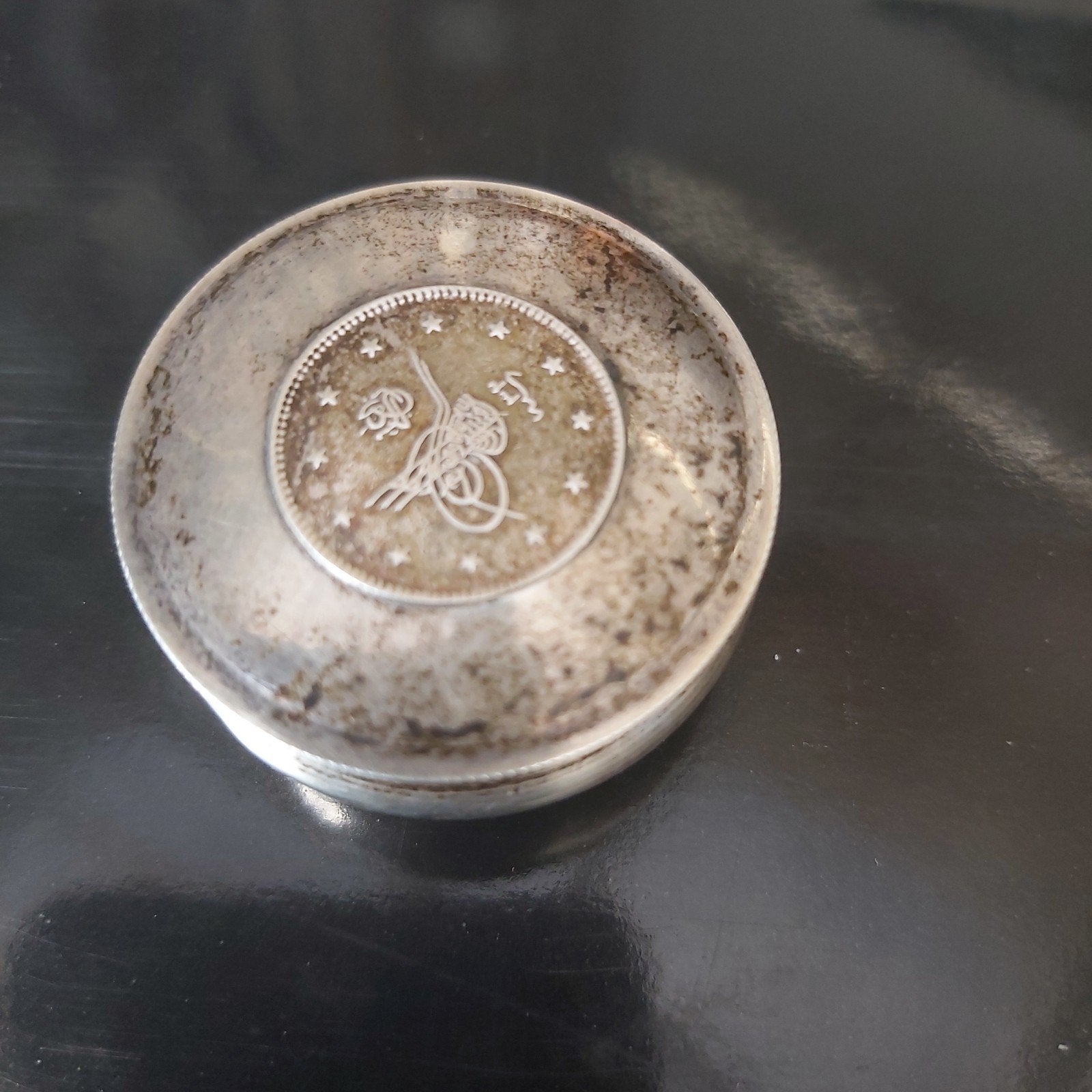 Petit pilulier argent massif, Argent