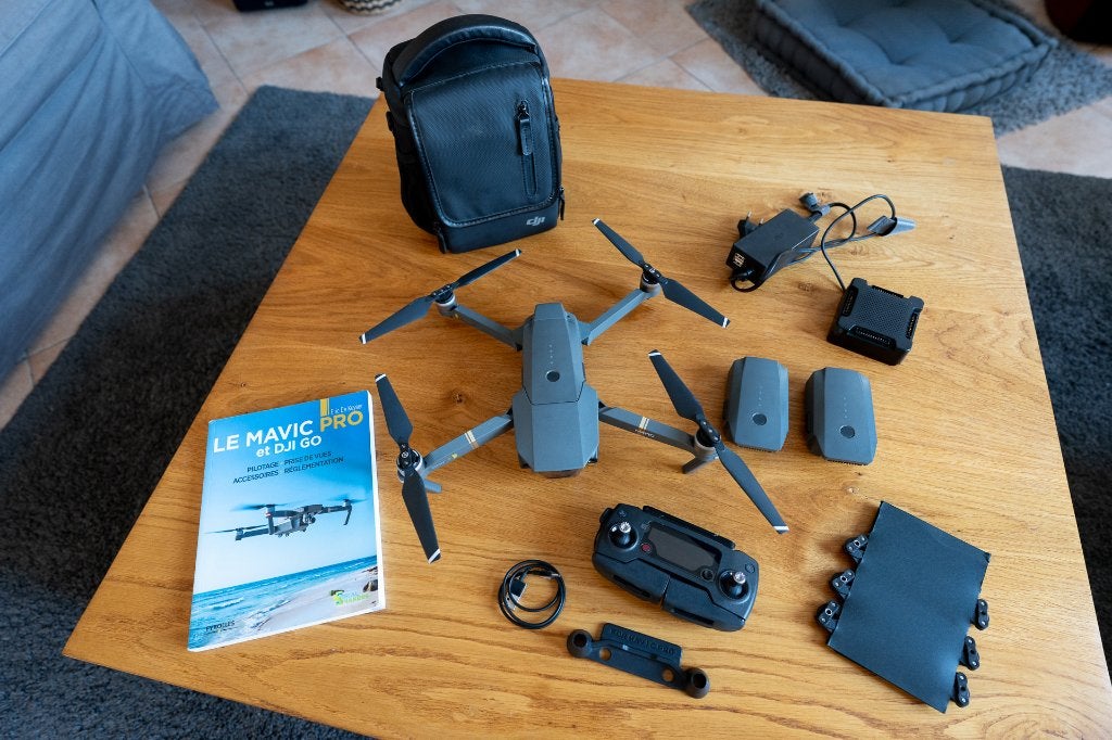 DJI Mavic Pro 1 – Pack Fly More – État neuf (7h de vol), Drone avec caméra, Retour au point de départ, 900 g à 4 kg, Qualité supérieure