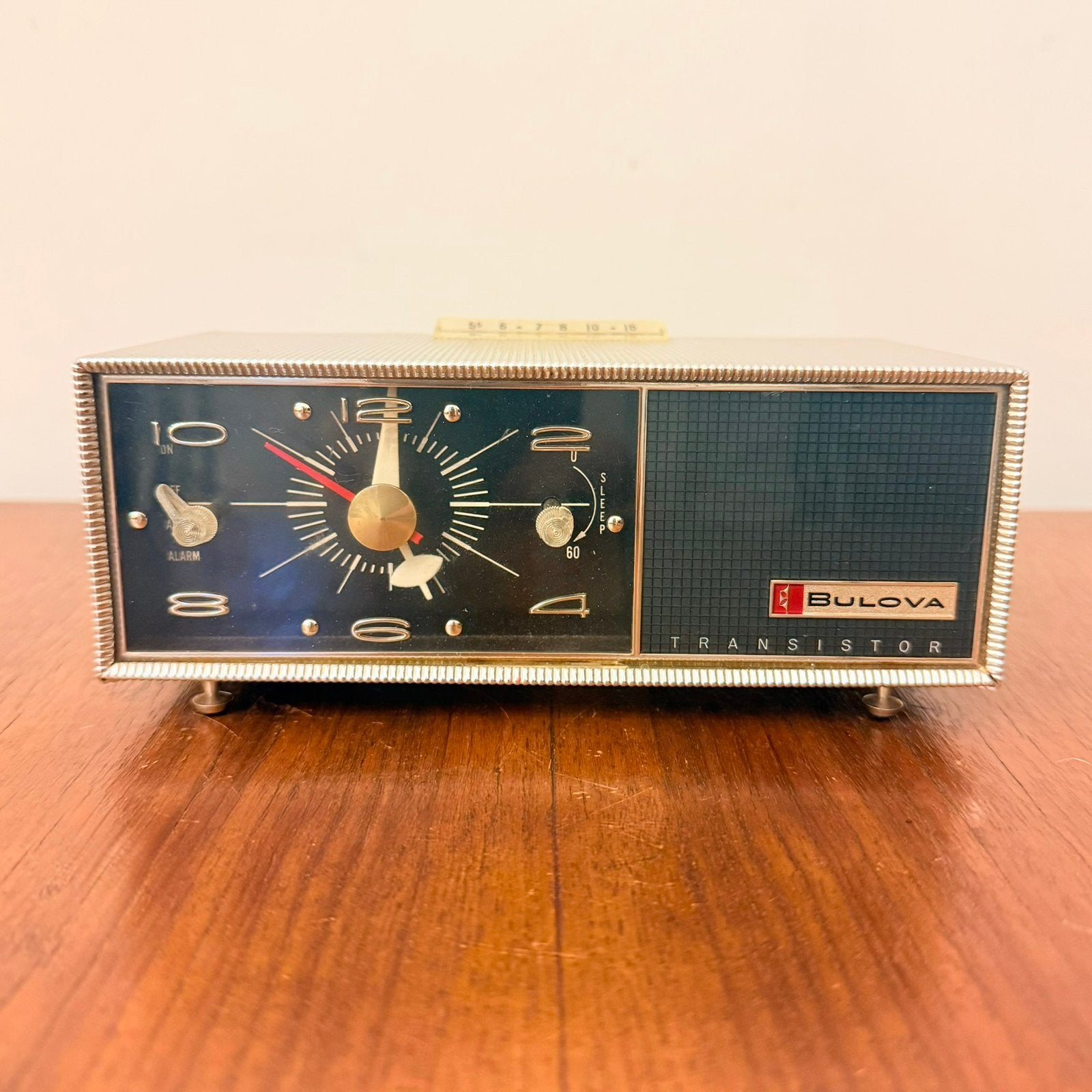 VINTAGE BULOVA 130 WEKKERRADIO – PERFORMER KLOKRADIO 1960, Verzenden