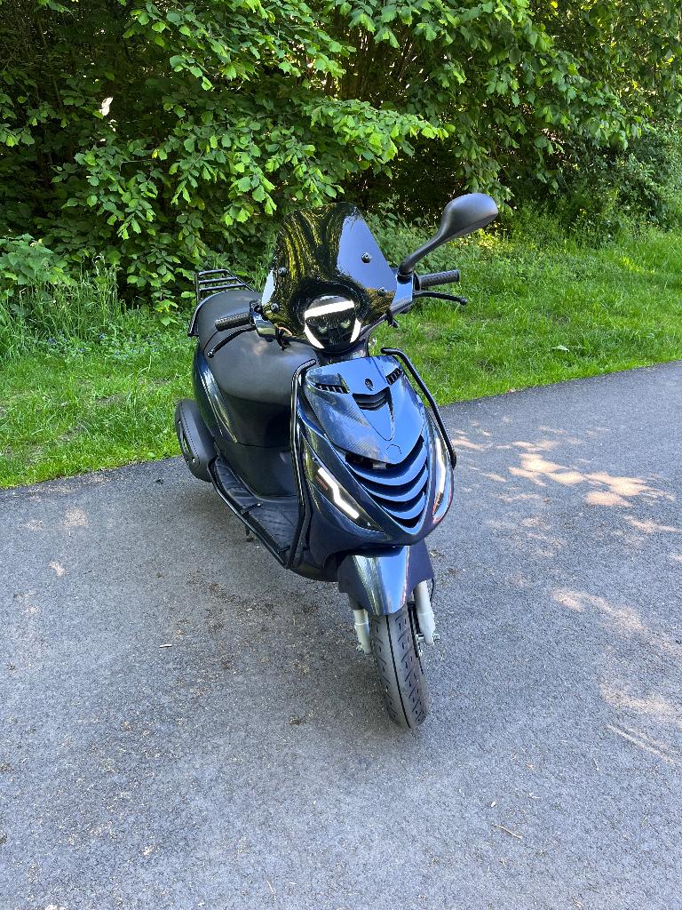 Piaggio Zip iGet 2024 (1535km) Malossi Full Option, Enlèvement
