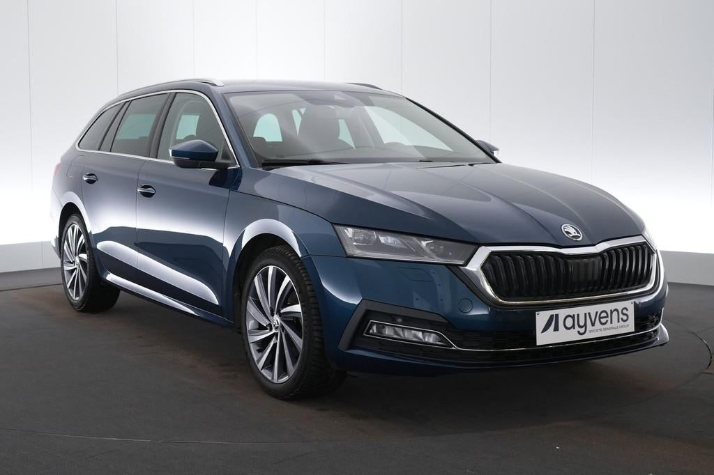 (2BJL012) SKODA OCTAVIA COMBI, Auto's, Skoda, Stof, Gebruikt, Euro 6, Blauw