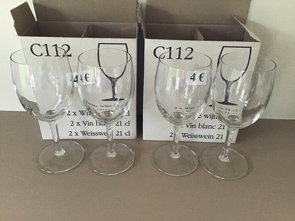 24 setjes van 6 gelijke wijnglazen, Huis en Inrichting, Keuken | Servies, Ophalen of Verzenden, Zo goed als nieuw