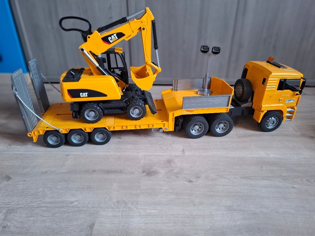 Bruder vrachtwagen met oplegger, Kinderen en Baby's, Ophalen, Gebruikt