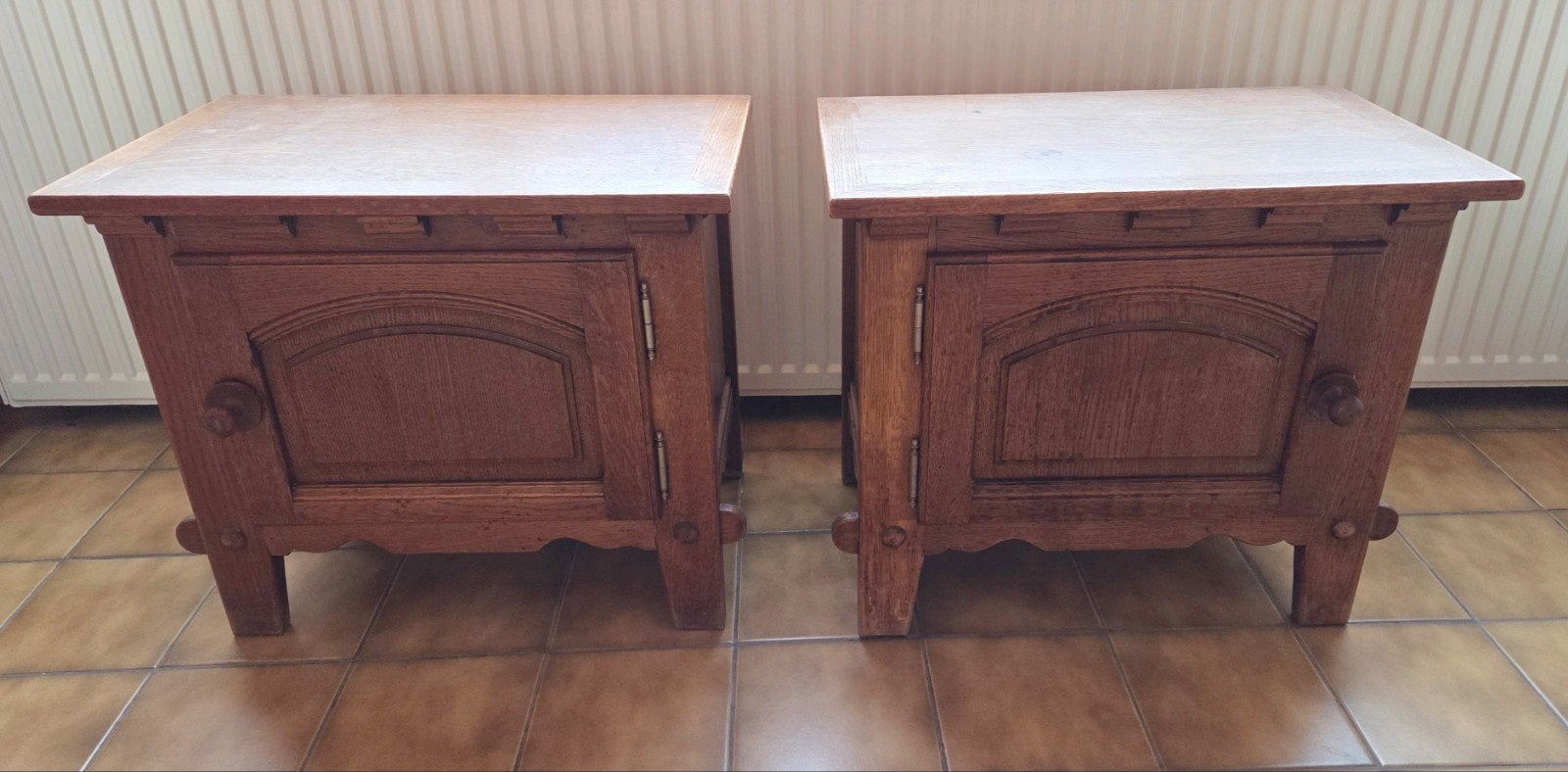 2 Houten nachtkastje, Ophalen