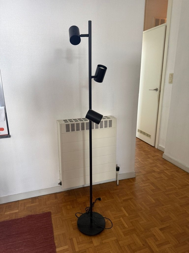 Staande lamp IKEA, Huis en Inrichting, Ophalen, Zo goed als nieuw, Modern, Metaal