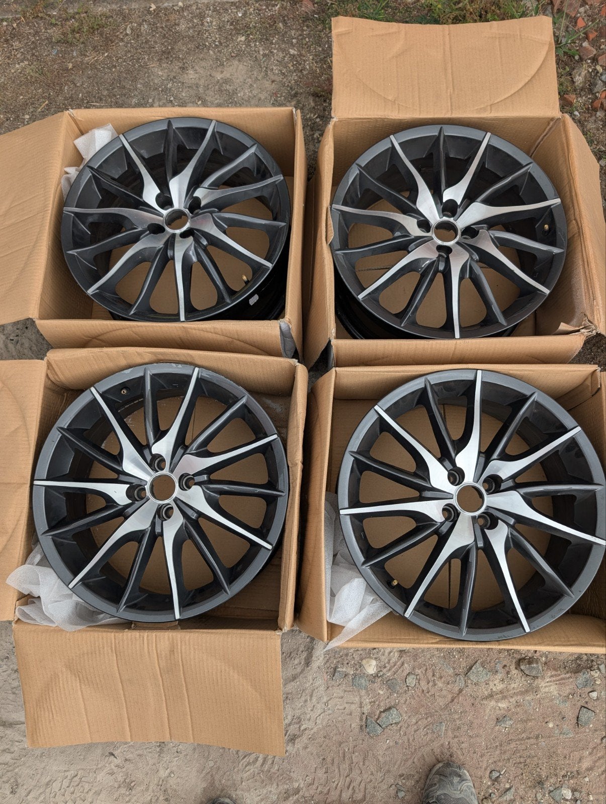4 jantes aluminium Alfa Romeo d'origine – 18", Autos : Pièces & Accessoires, Pneus & Jantes, Enlèvement, Pneu(s)