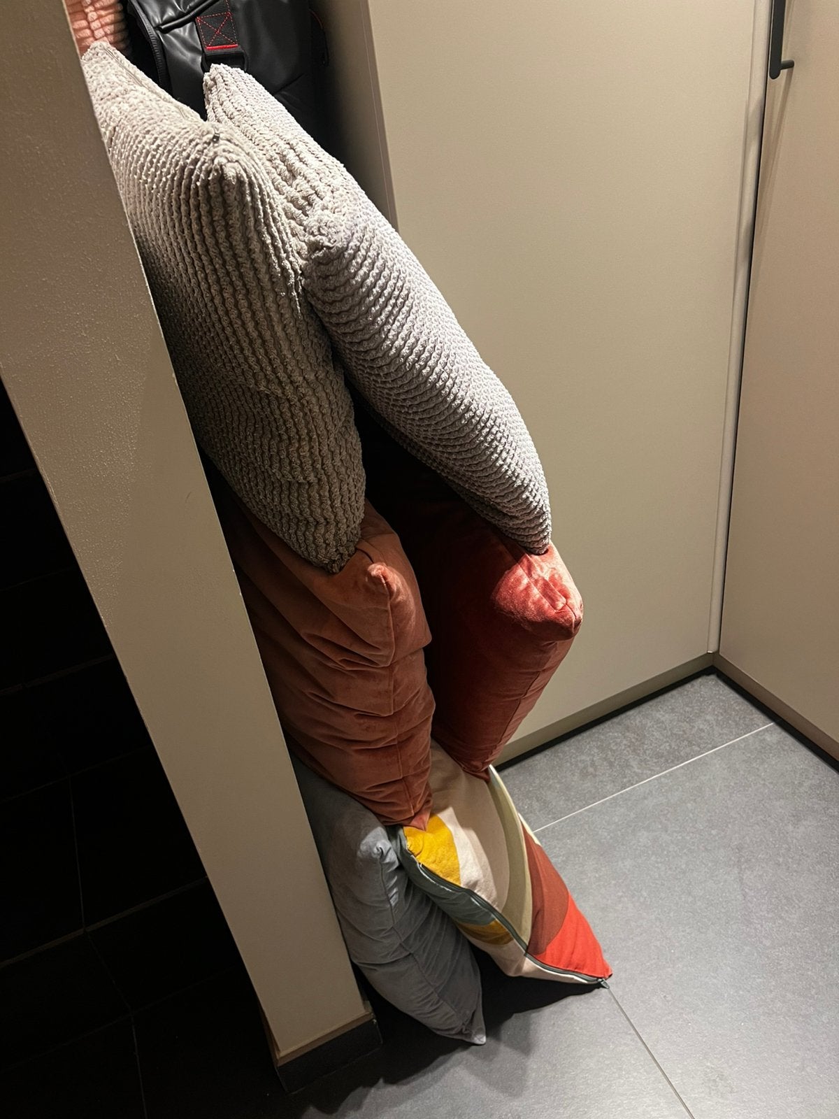 8 KUSSENS TE KOOP, Huis en Inrichting, Ophalen, Meerkleurig, Vierkant, Zo goed als nieuw