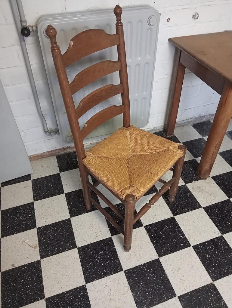 Houten stoel met riet, Ophalen