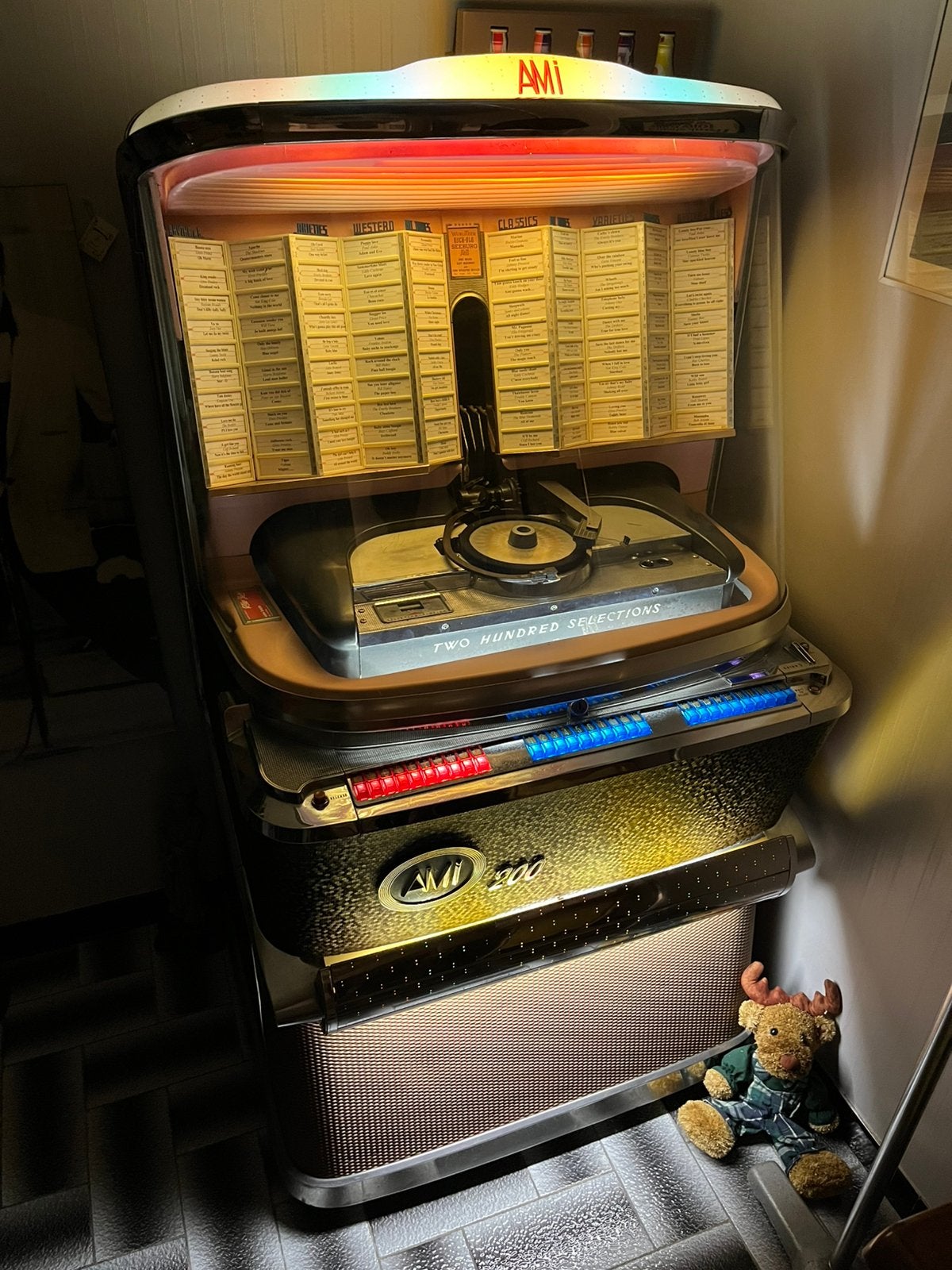 Juke-Box AMI à vendre, Avec singles, Enlèvement, Utilisé, Ami