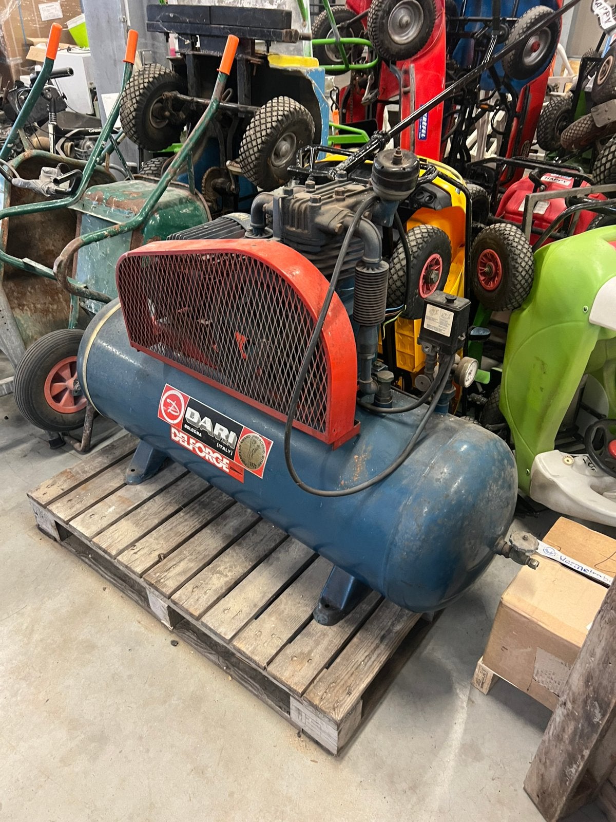 Compresseur 380v 400v 2 cylindres, 100 litres ou plus, Enlèvement, Utilisé, 6 à 10 bars