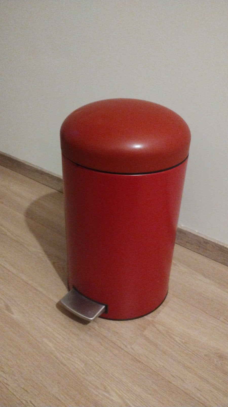 vuilbak Brabantia rood, Ophalen