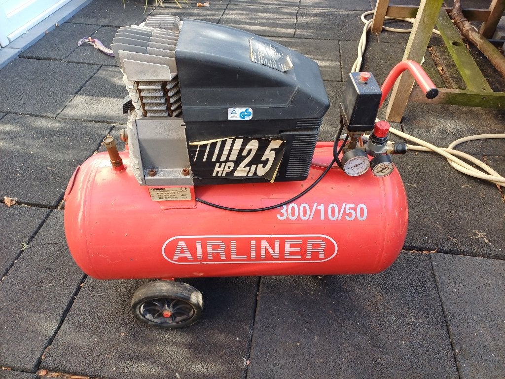 Compressor Airliner 300/10/50, Doe-het-zelf en Bouw, Compressors, Ophalen, Gebruikt, 6 tot 10 bar, 25 tot 100 liter