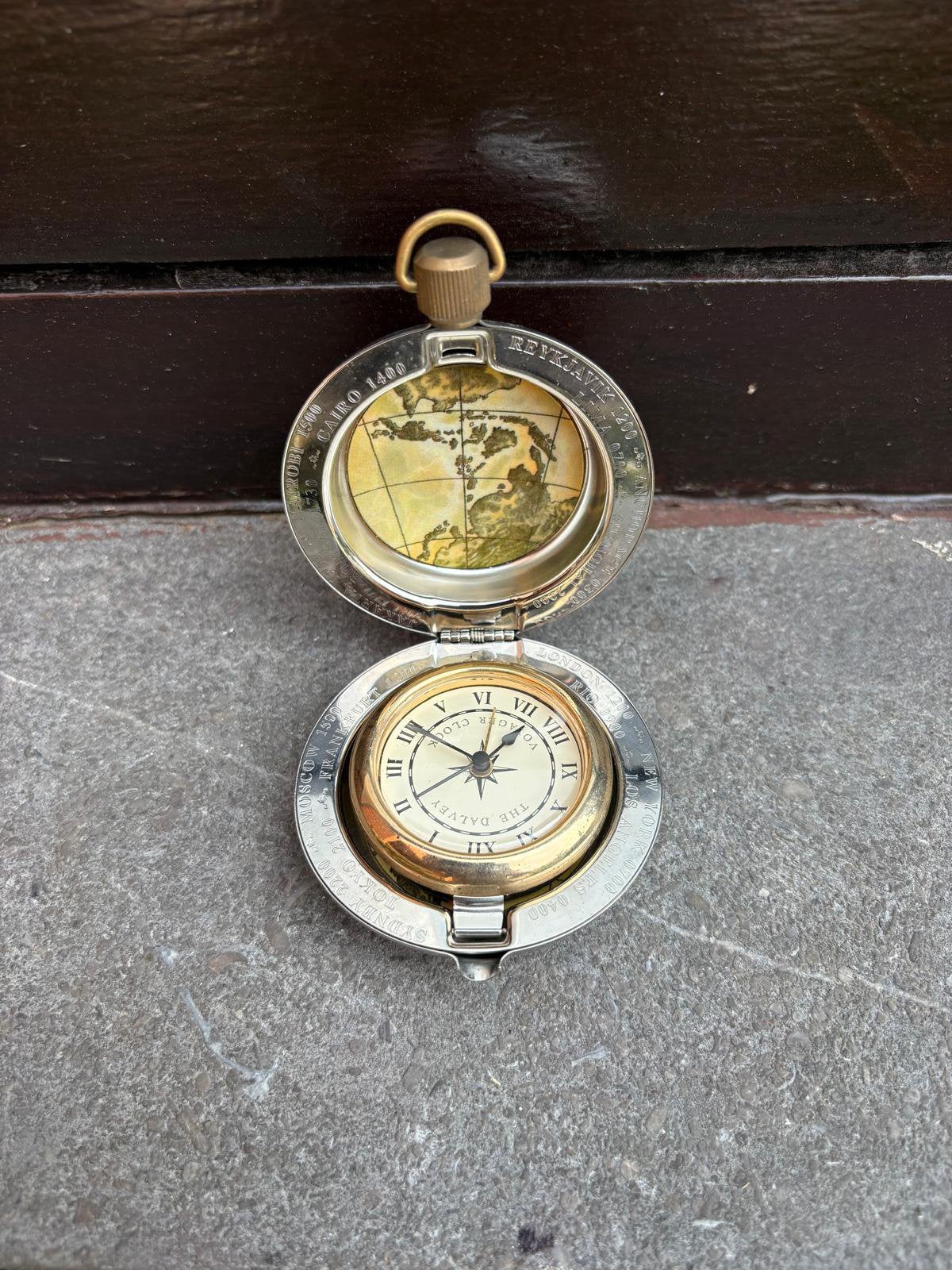 Dalvey Voyager Clock – World Map Edition  – Topstaat, Enlèvement