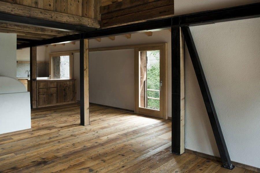 RESTPARTIJ; 150M2 GRENEN VLOERDELEN, RONDOM MESSING, Ophalen
