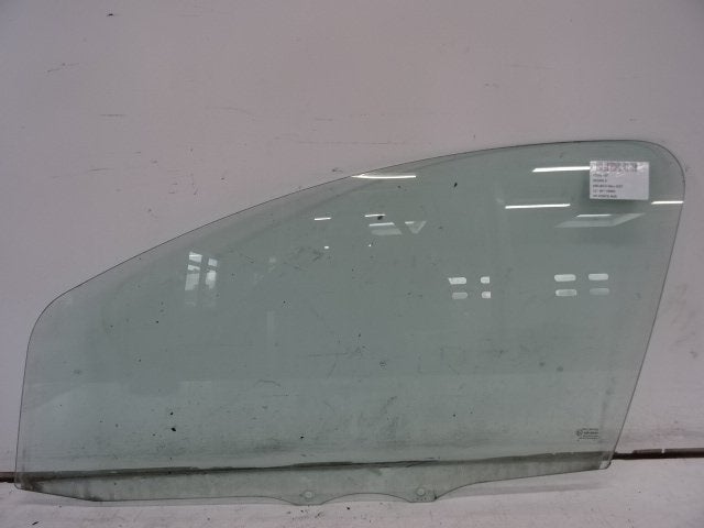 VITRE AVANT GAUCHE Peugeot 107 (01-2005/05-2014), Kontakt-peugeot@peugeot.com, Utilisé, Peugeot Deutschland GmbH, Bahnhofsplatz
65423  Rüsselsheim, DE
