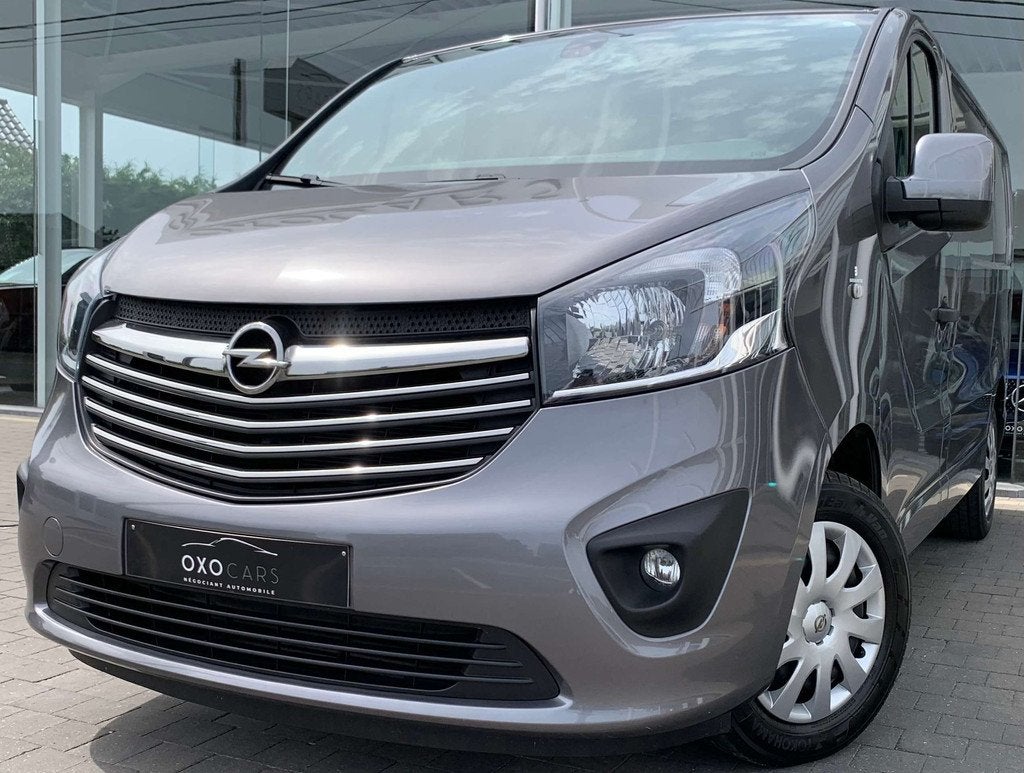 Opel Vivaro 1.6 CDTI BI-TURBO 120CV / UTILITAIRE 3 PLACES /, Argent ou Gris, Achat, https://public.car-pass.be/vhr/3edf080a-b4c8-4b6e-8cf4-29aa22baebfb