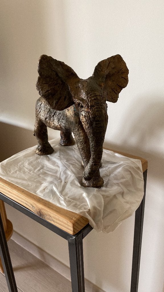 Olifant in keramiek, Antiek en Kunst, Art deco, Ophalen of Verzenden, Zoogdier, 20 - 50 cm