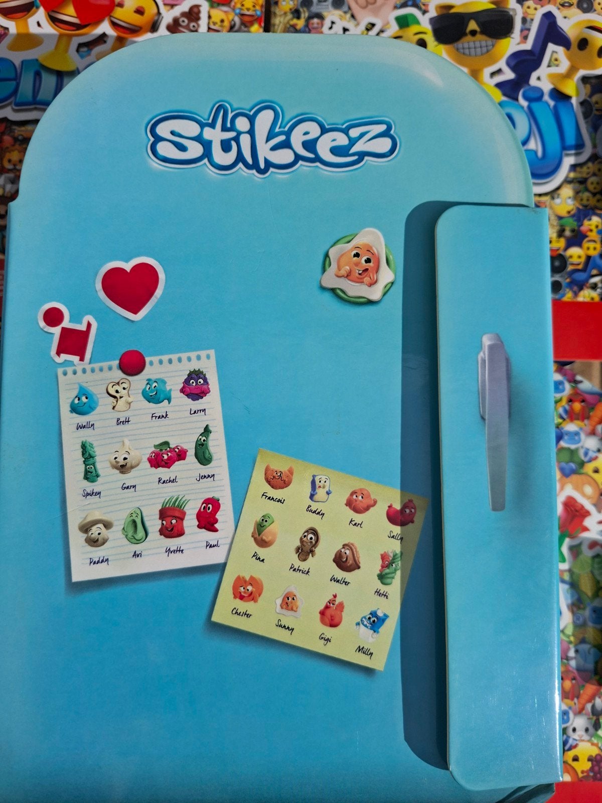 Kit Stikeez complet, Enlèvement