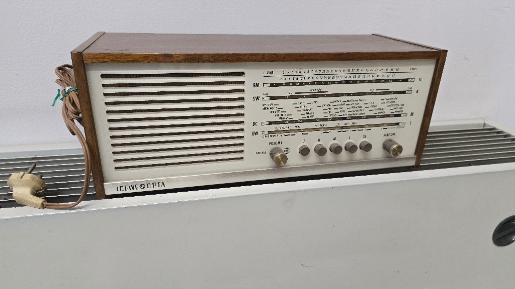 Loewe Opta 82 002 radio, Ophalen