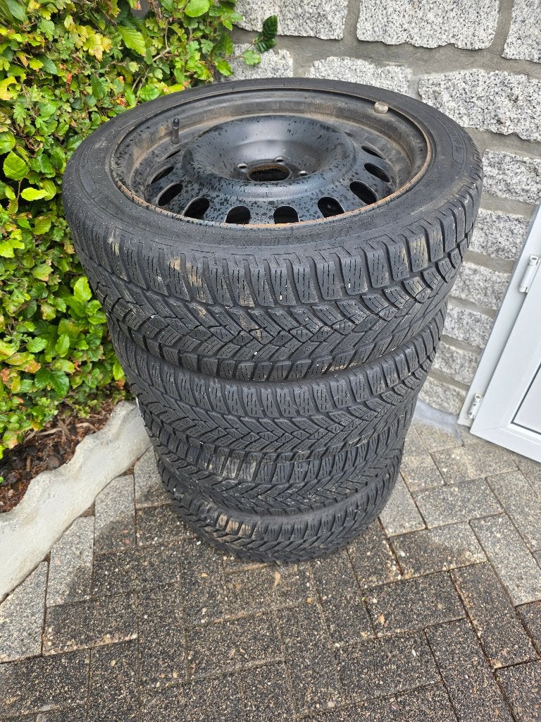 Pneus hiver sur jantes acier pour Peugeot 308, Autos : Pièces & Accessoires, Pneus et Jantes, Pneus hiver, Véhicule utilitaire