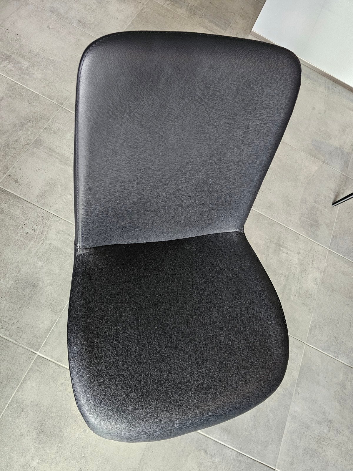 Chaises simili cuir noir!!, Maison & Meubles, Enlèvement, Noir, Cuir