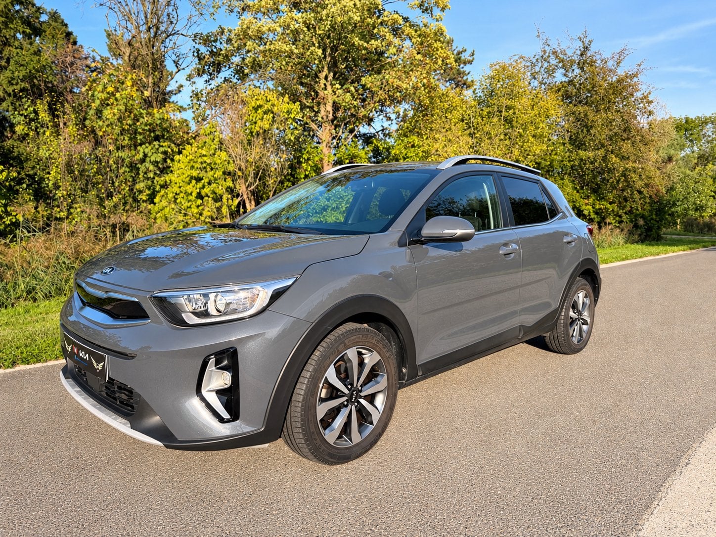 Kia Stonic 1.0i automatique /Navi/Carplay/Caméra/Garantie, Autos, Achat, Euro 6, Entreprise, Carnet d'entretien