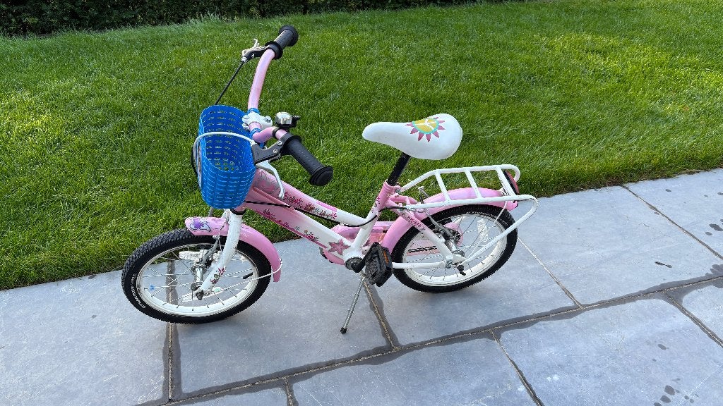 Roze meisjesfiets 16 inch met mandje, Fietsen en Brommers, Ophalen, Gebruikt, Velgrem, 16 inch