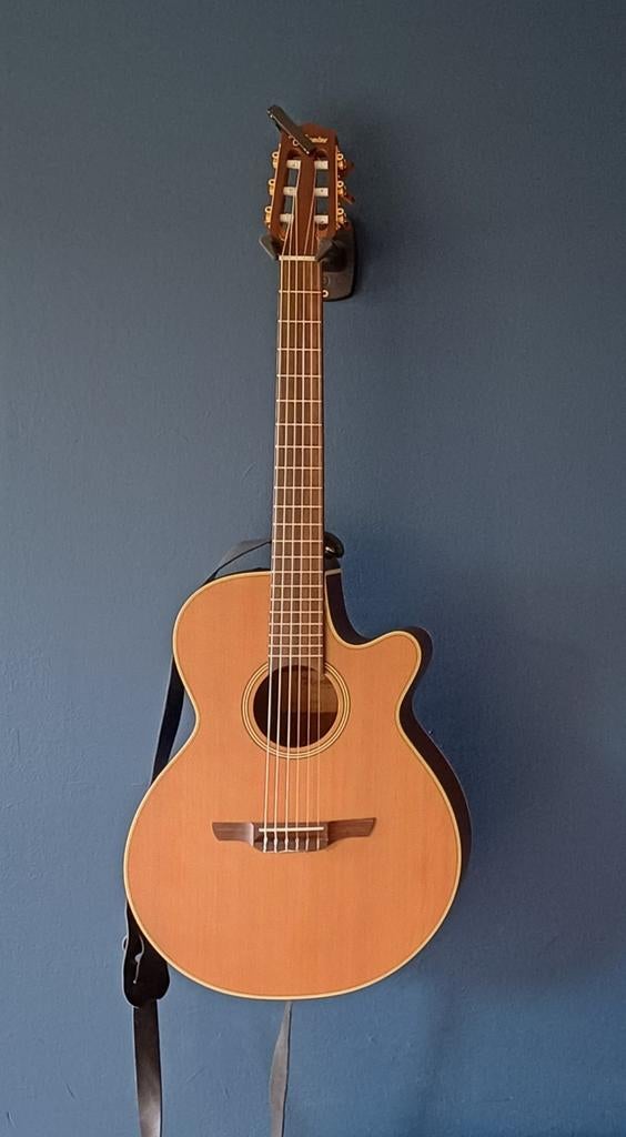 Takamine nylon En 60C (japon) en superbe état, Musique & Instruments, Instruments à corde | Guitares | Acoustiques, Enlèvement