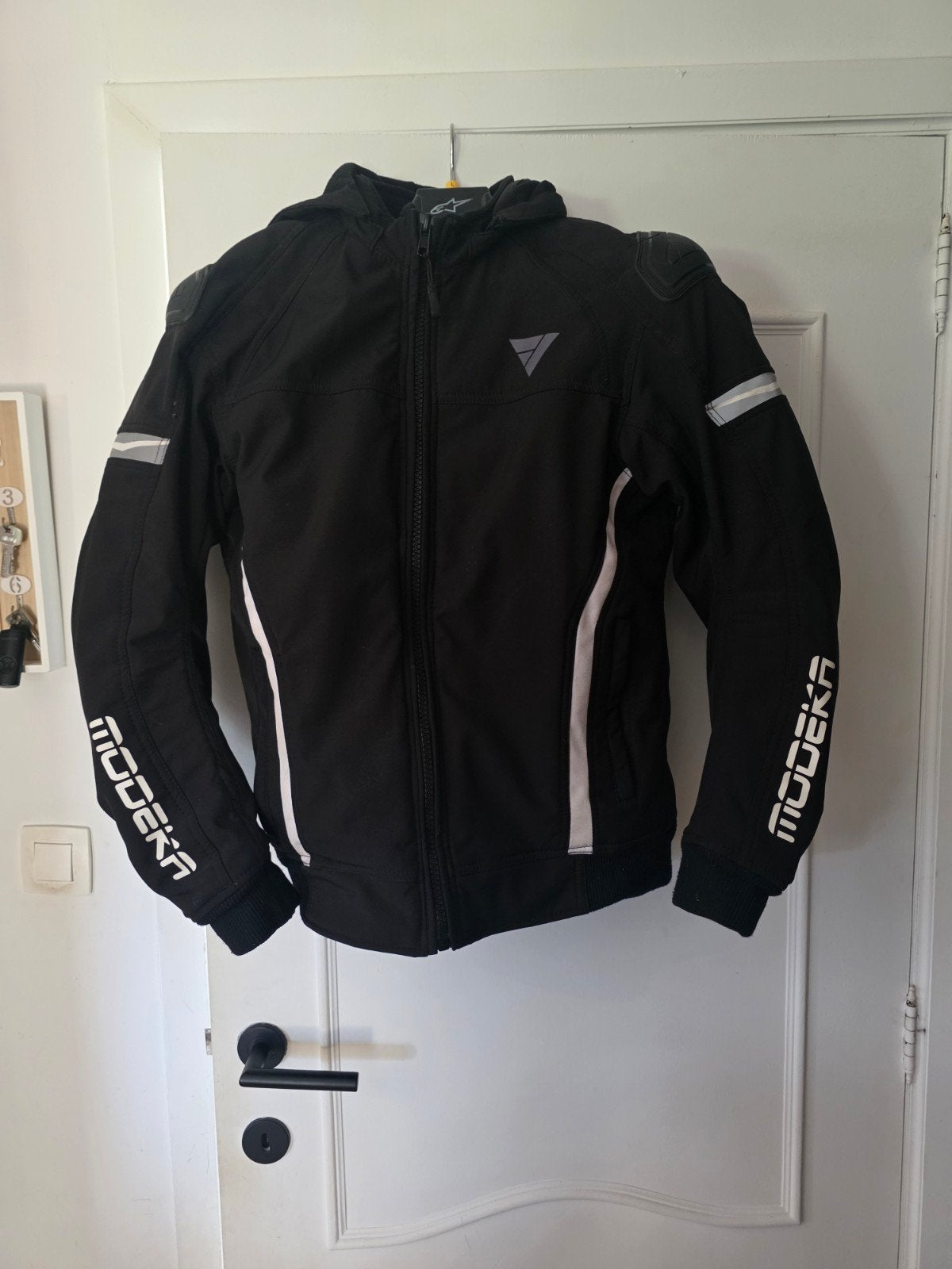 modeka motorjas, Motoren, Ophalen