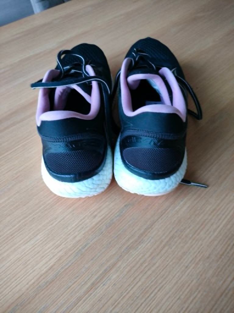Schoenen, Kleding | Dames, Schoenen, Ophalen of Verzenden, Sportschoenen, Zwart, Gedragen