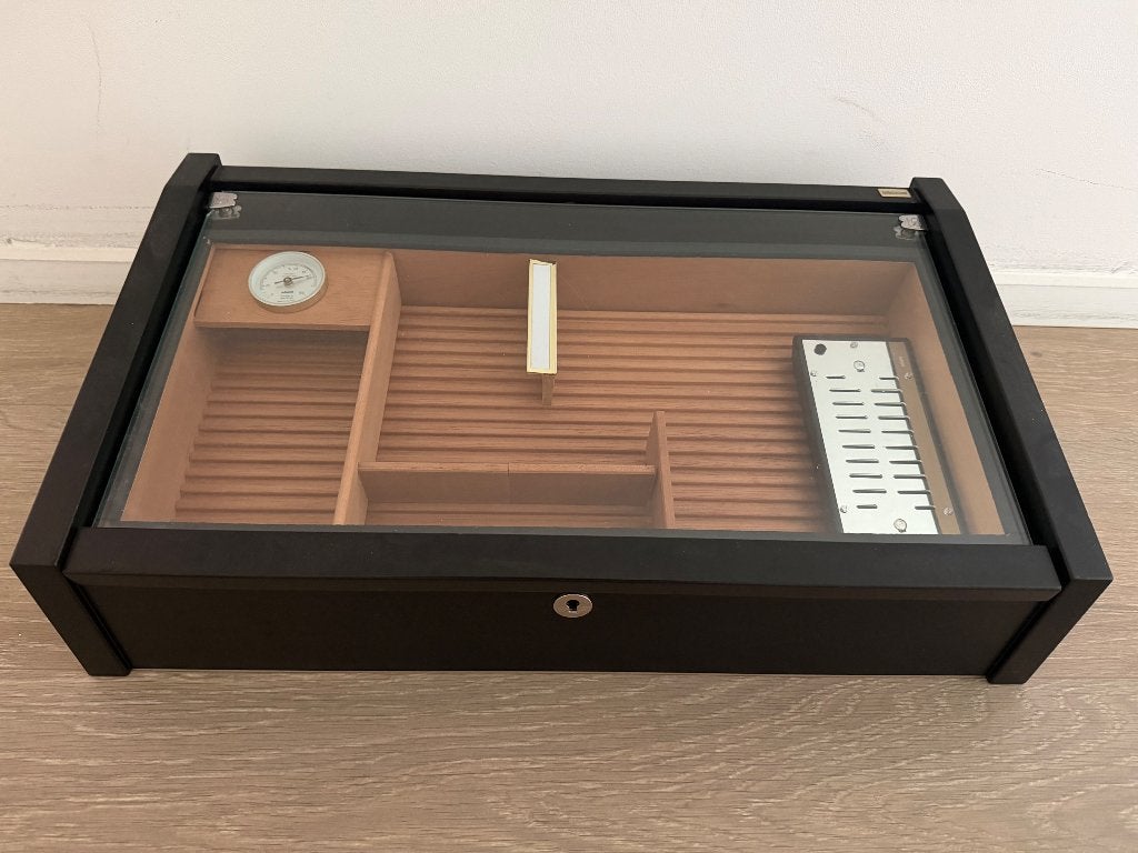 Adorini Vega Deluxe humidor, Verzamelen, Ophalen, Zo goed als nieuw, Overige typen